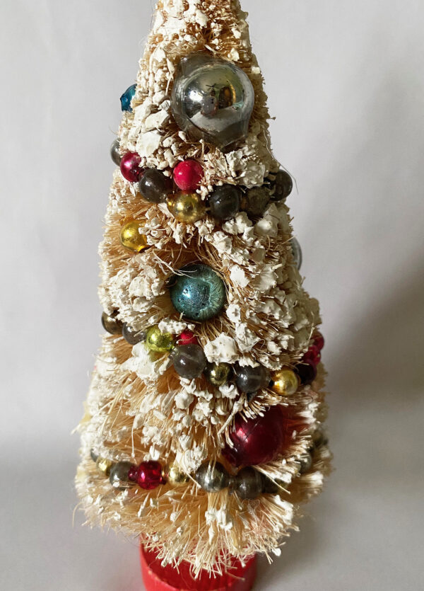 Vintage white bottle brush tree Christmas decoration with mercury glass beads and garland, 7 inches tall made in Japan. Excellent
