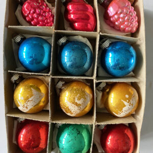 12 Shiny Brite Ornaments in Box, Stencils, Grapes, Swirl, Solids Vintage round colorful Glass Ornaments, 1950s christmas ornaments
