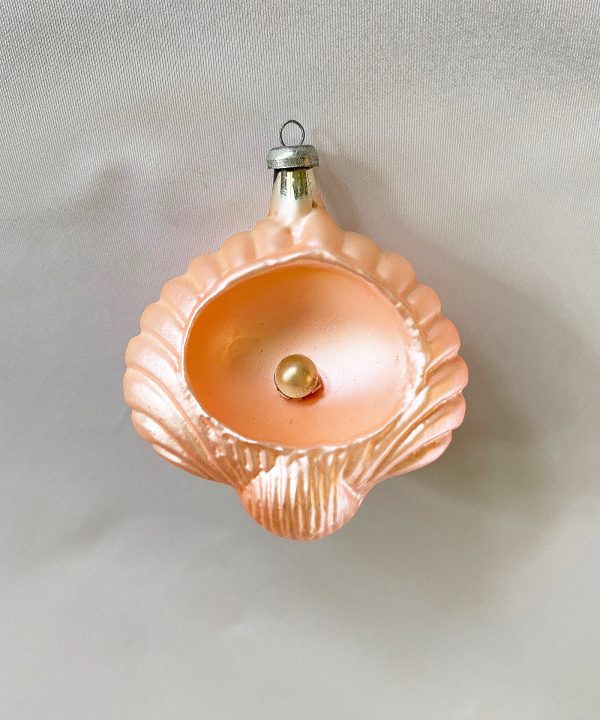 vintage pink Italian Glass Ornament Seashell Oyster with Pearl, Vintage Italy Blown Glass Shell Christmas Ornament 1950s excellent