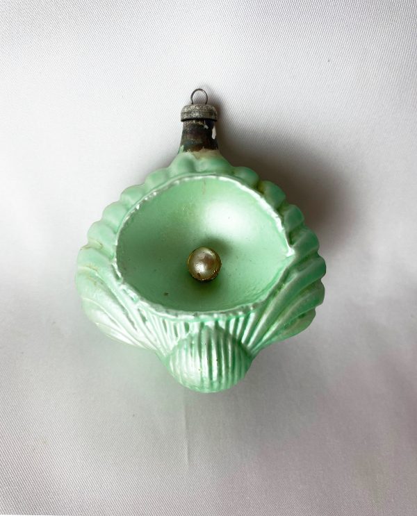 RARE vintage Italian Green Oyster with Pearl Glass Ornament, Vintage Italy Blown Glass Shell Seashell Christmas Ornament 1950s