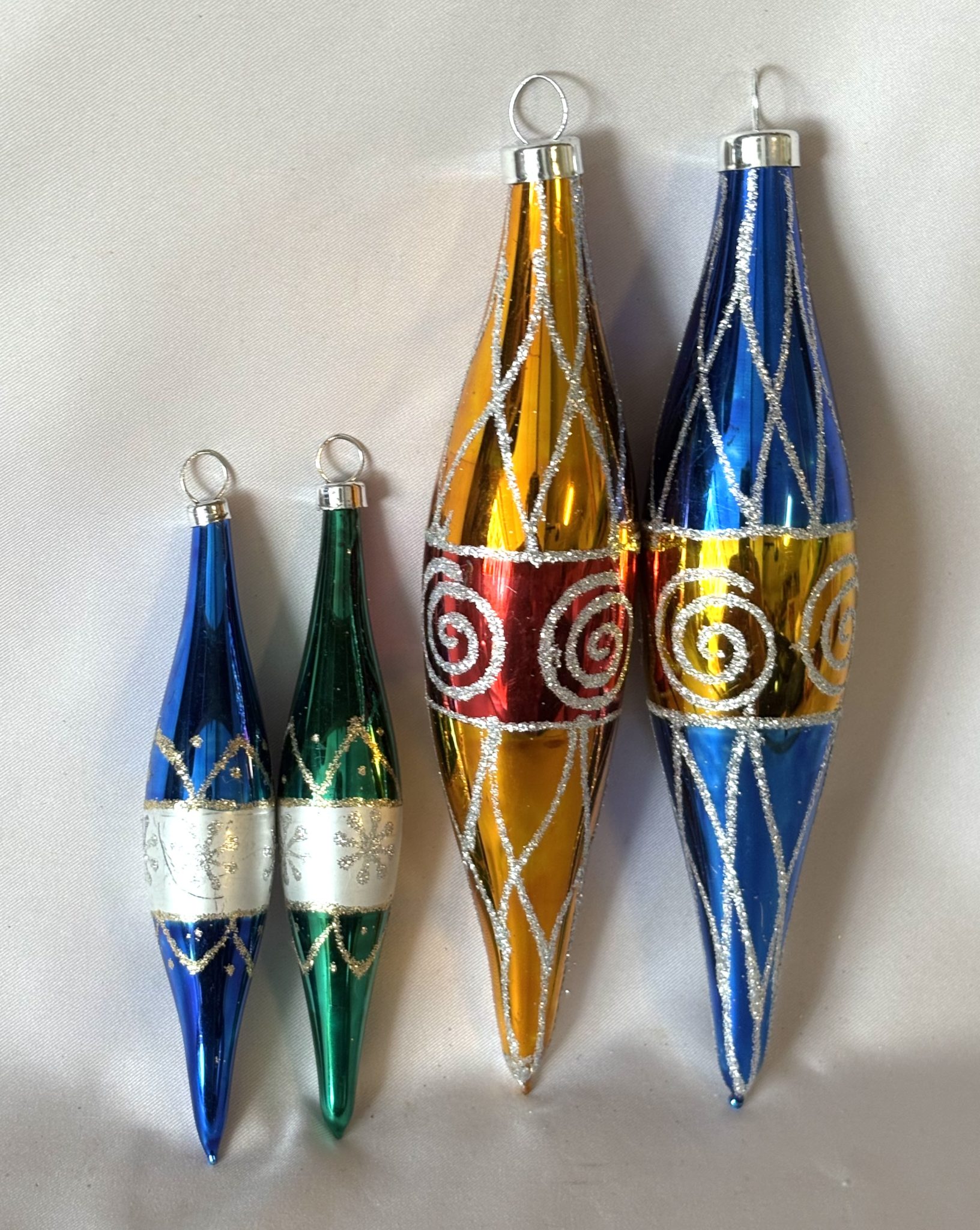 Glass Icicle Christmas Ornaments Lot, 4 Vintage Glitter Teardrop Ornaments Two Indents - Image 3